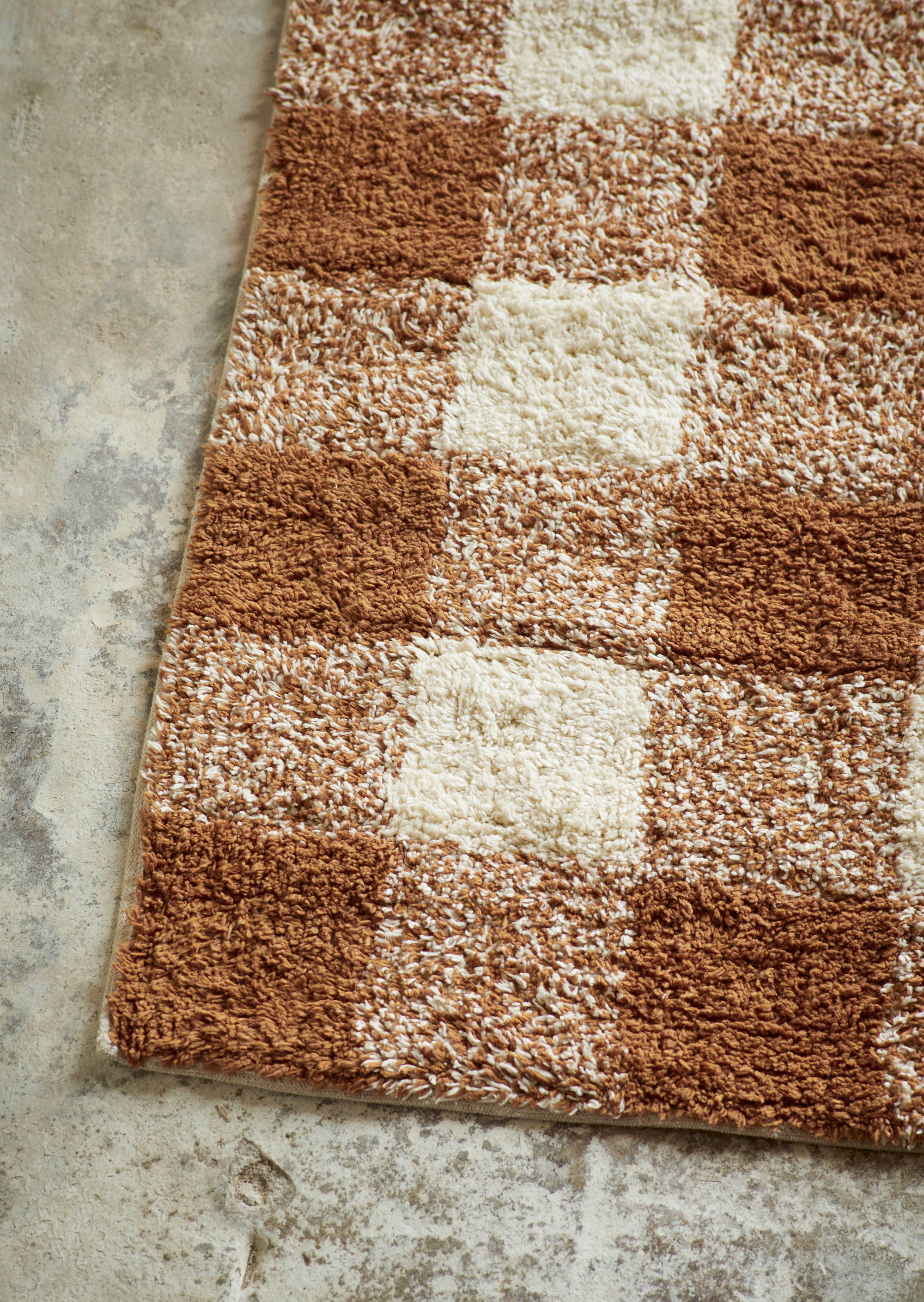 CHECKED TUFTED BATH MAT